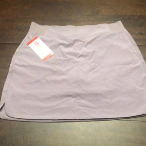 32 degrees skort. Size m. New. Lavender color.